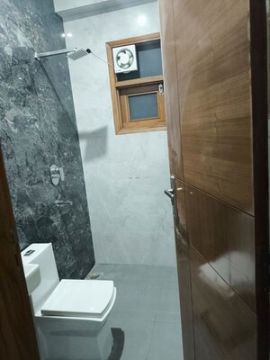 Bathroom in 3 BHK Builder Floor at Prime City Greater Noida, Sector 3 Greater Noida – for Rent