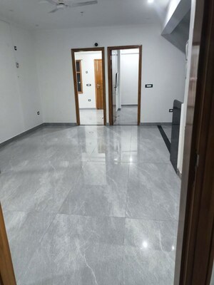 Room in 3 BHK Builder Floor at Prime City Greater Noida, Sector 3 Greater Noida – for Rent