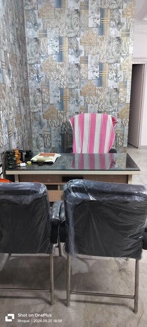 Bedroom in  Office Space at Narayan Nagar – for Rent