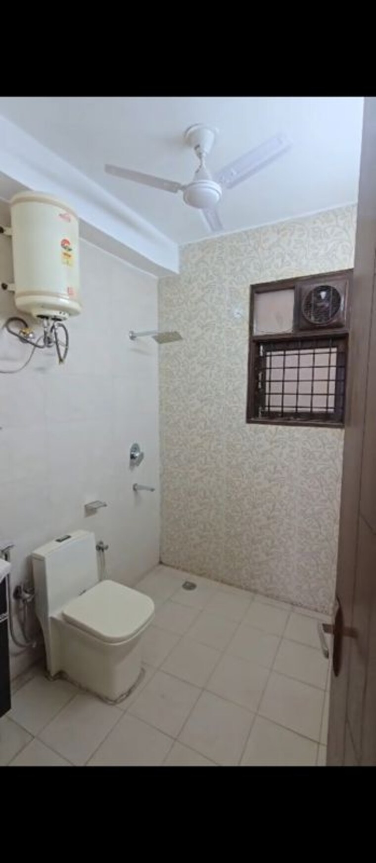 Bathroom, ansal-sushant-apartments 3 Bedroom 215 Sq.Yd. Builder Floor In Sushant Lok I Gurgaon 10255686