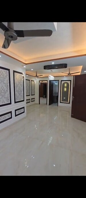 Room in 3 BHK Builder Floor at Ansal Sushant Apartments, Sushant Lok I – for Sale