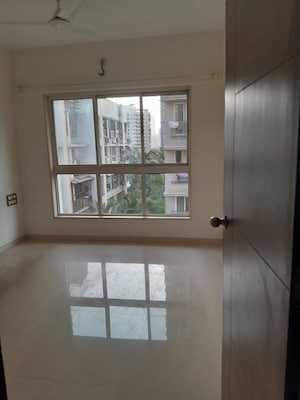 Room in 2 BHK Apartment at Chaitanya Kohinoor, Kandivali East – for Sale