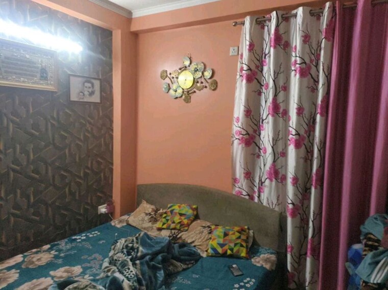 Bedroom, kailash-puram 2 Bedroom 65 Sq.Yd. Apartment In Sadarpur Ghaziabad 10255696