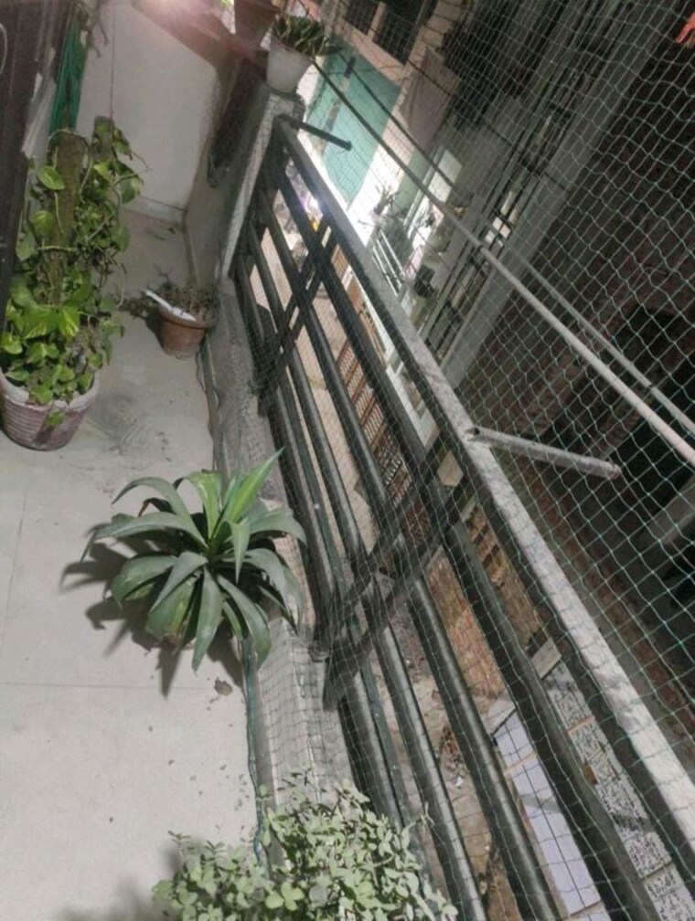 Balcony, kailash-puram 2 Bedroom 65 Sq.Yd. Apartment In Sadarpur Ghaziabad 10255696