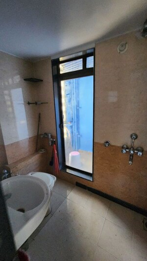 Room in 2 BHK Apartment at Hiral Splendour, Dahisar East – for Rent