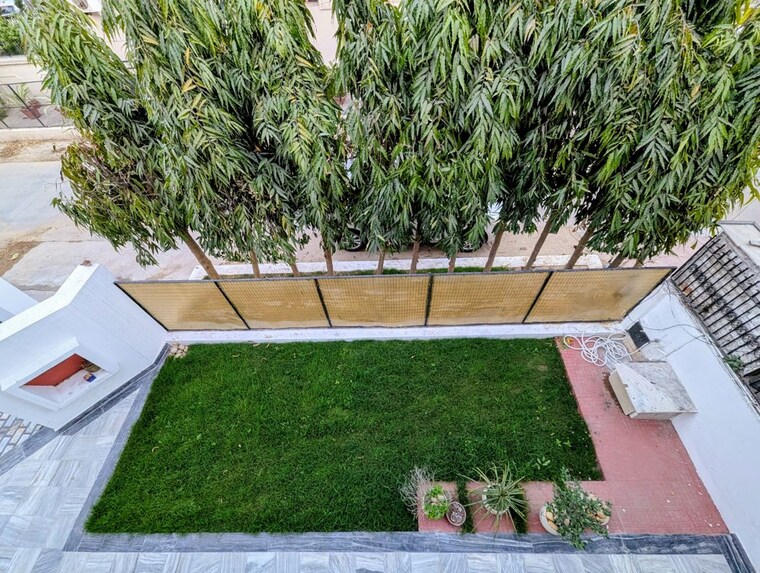 Balcony, sector 14 5 Bedroom 5000 Sq.Ft. Villa In Sector 14 Faridabad 10255727