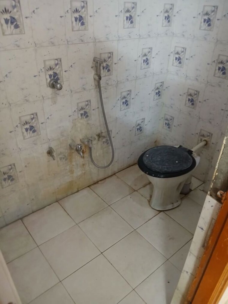 Bathroom, prahlad nagar 2 Bedroom 1100 Sq.Ft. Apartment In Prahlad Nagar Ahmedabad 10255732