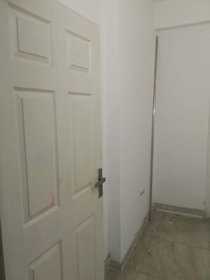 Bathroom in 3.5 BHK Apartment at Migsun Twinz, Eta Ii Greater Noida – for Rent