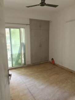3.5 BHK + Pooja Room,Servant Room,Study Room,Extra Room Apartment For Rent in Migsun Twinz