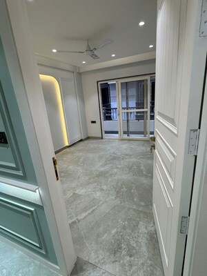 Balcony in 4 BHK Builder Floor at South Delhi – for Sale