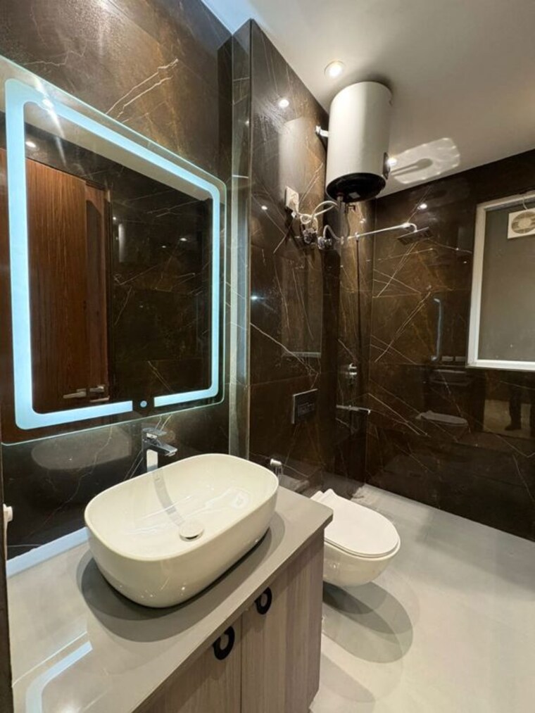 Bathroom, uppal-southend 4 Bedroom 2700 Sq.Ft. Builder Floor In Sector 49 Gurgaon 10255770