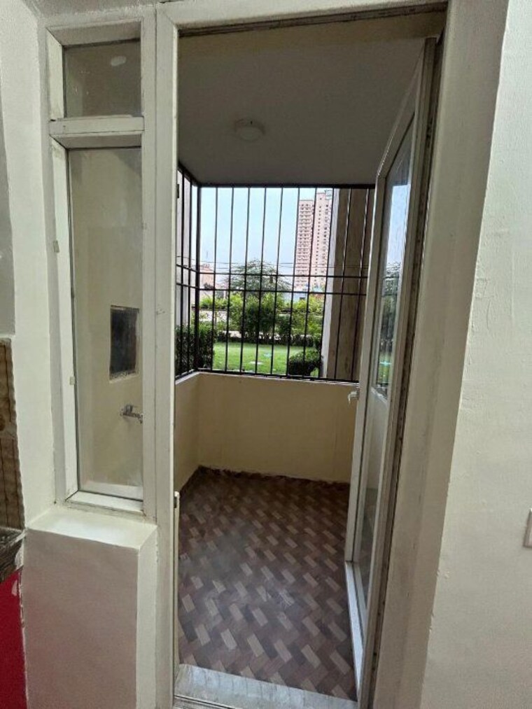 Balcony, ansal-royal-heritage 2 Bedroom 1045 Sq.Ft. Apartment In Sector 70 Faridabad 10255785