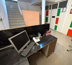  Office Space For Rent in Hazratganj