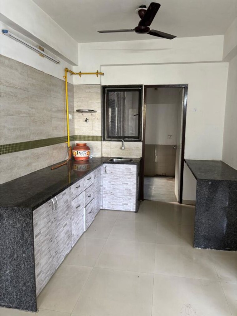 Kitchen, shilaj 3 Bedroom 1500 Sq.Ft. Apartment In Shilaj Ahmedabad 10255812