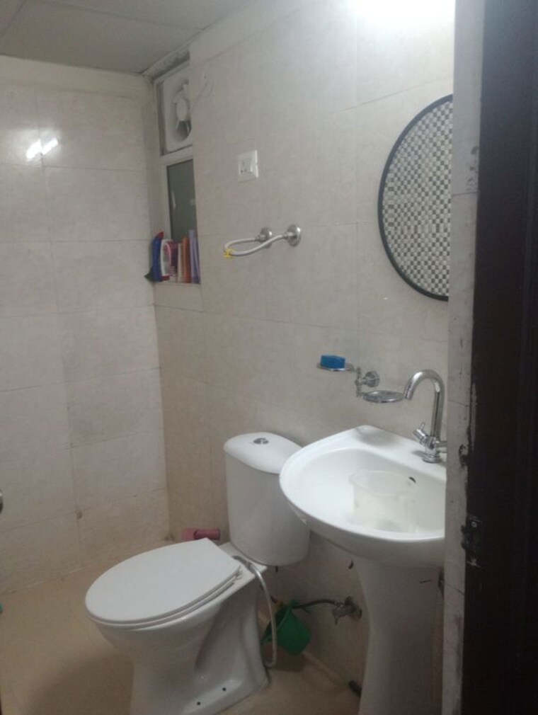 Bathroom, scc-sapphire 3 Bedroom 1515 Sq.Ft. Apartment In Raj Nagar Extension Ghaziabad 10255821