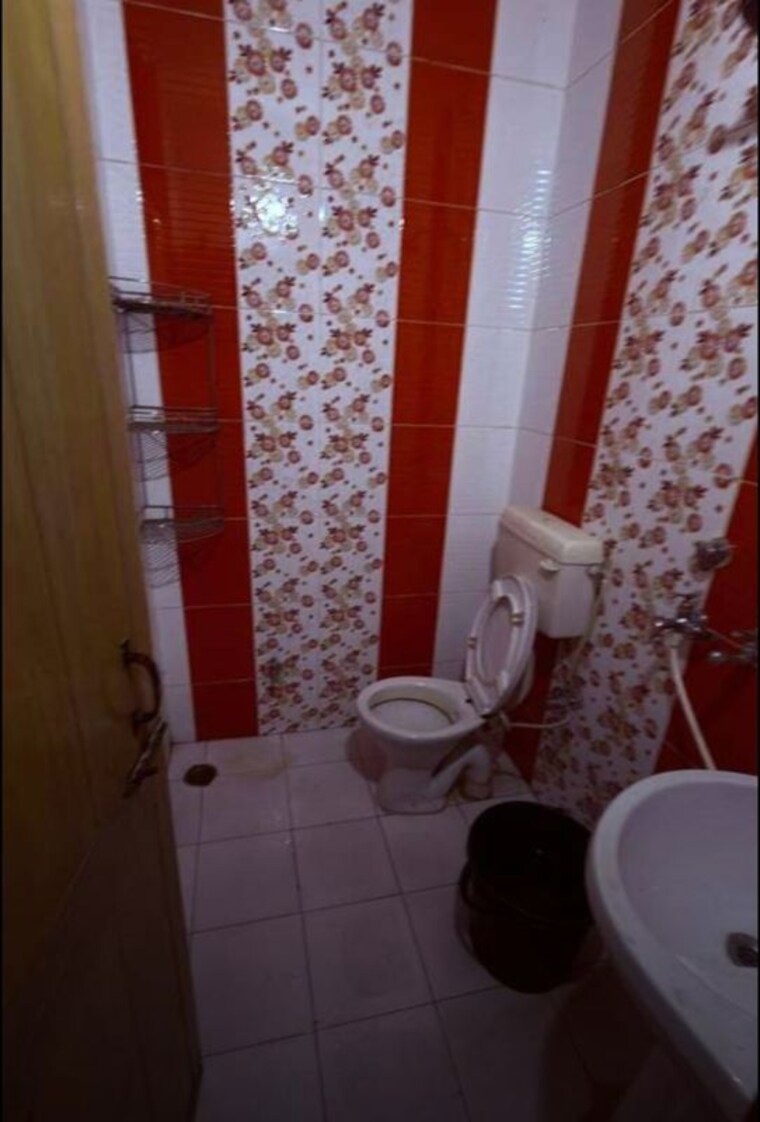 Bathroom, the mall avenue 3 Bedroom 1400 Sq.Ft. Apartment In The Mall Avenue Lucknow 10255825