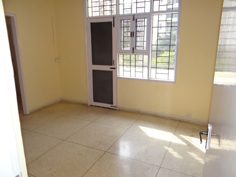 Room, unitech-south-city-ii 3 Bedroom 4100 Sq.Ft. Builder Floor In Sector 50 Gurgaon 10255838