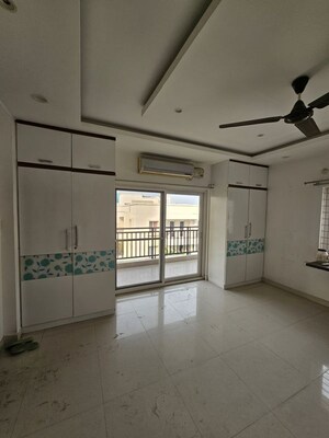 Room in 3 BHK Apartment at Vasavi Shanthinikethan, Whitefields – for Rent