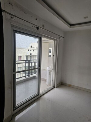 Room in 3 BHK Apartment at Vasavi Shanthinikethan, Whitefields – for Rent