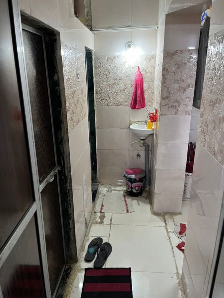 Bathroom, sangam-apartments 1 RK 250 Sq.Ft. Apartment In Andheri West Mumbai 10255867