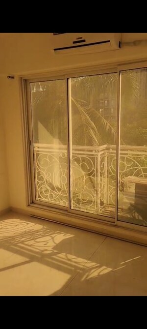 Room in 2 BHK Apartment at Sayba Heritage, Kurla East – for Rent