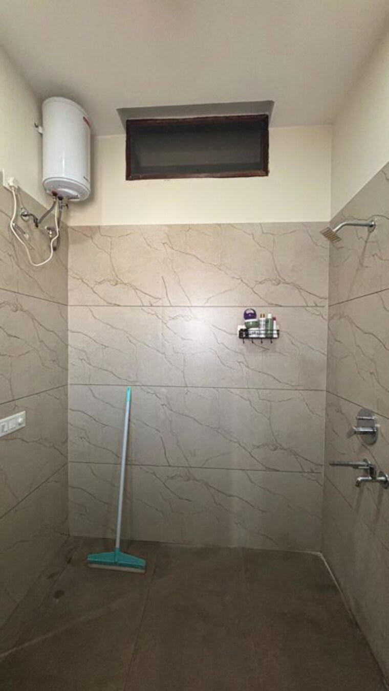Bathroom, sector 59 1 Bedroom 2500 Sq.Ft. Builder Floor In Sector 59 Mohali 10255879
