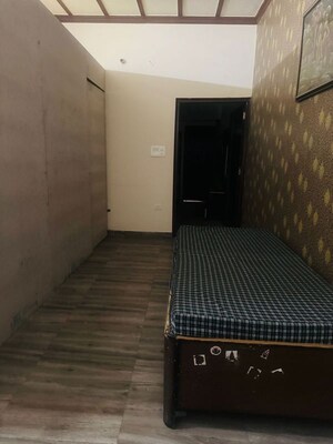 Bedroom in 1 BHK Builder Floor at Chironwali – for Rent