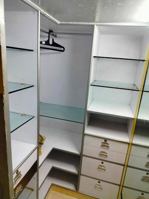 Furnished Amenities in 3 BHK Apartment at Richmond Premier, Richmond Road – for Rent