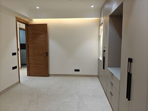 Room in 4 BHK Builder Floor at Sector 8 Dwarka – for Rent
