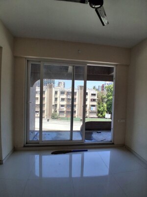 2 BHK Apartment For Rent in Kumar Parasmani, Ghatkopar East