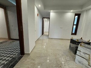 Room in 2 BHK Apartment at Chattarpur – for Rent