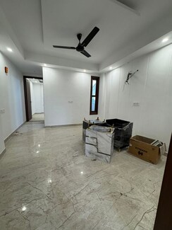 2 BHK + Servant Room Apartment For Rent in Chattarpur