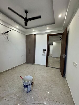 Room in 2 BHK Apartment at Chattarpur – for Rent