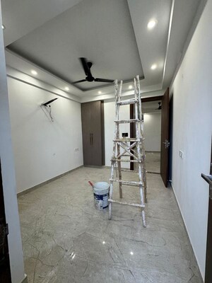 Room in 2 BHK Apartment at Chattarpur – for Rent