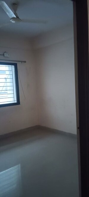 Room in 3 BHK Apartment at Atharva Sapphire Towers, Wardha rd – for Rent