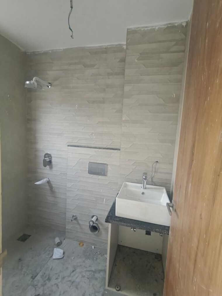 Bathroom, ansal-plaza-sector-23 3 Bedroom 2000 Sq.Ft. Builder Floor In Sector 23 Gurgaon 10255984