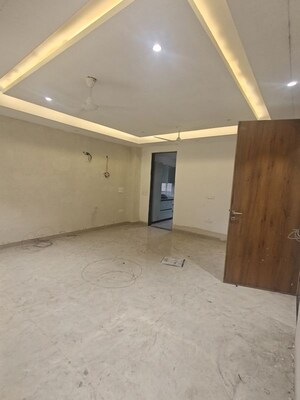 Room in 3 BHK Builder Floor at Ansal Plaza Sector-23, Sector 23 – for Rent