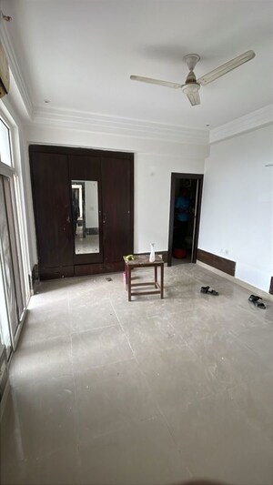 Room in 2.5 BHK Apartment at Geotech Pristine Avenue, Sector 16c Greater Noida – for Sale