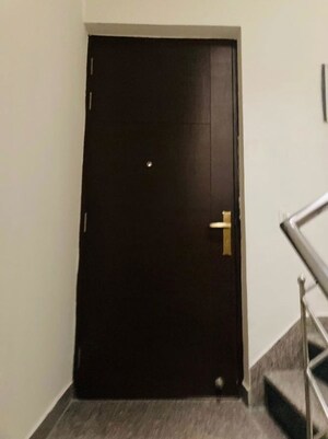 Furnished Amenities in 3 BHK Builder Floor at AWHO Apartments, Sector 22 – for Rent