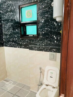 Bathroom in 3 BHK Builder Floor at AWHO Apartments, Sector 22 – for Rent