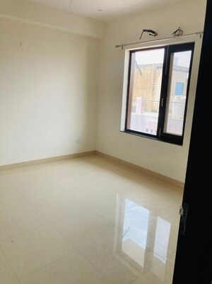Room in 3 BHK Builder Floor at AWHO Apartments, Sector 22 – for Rent