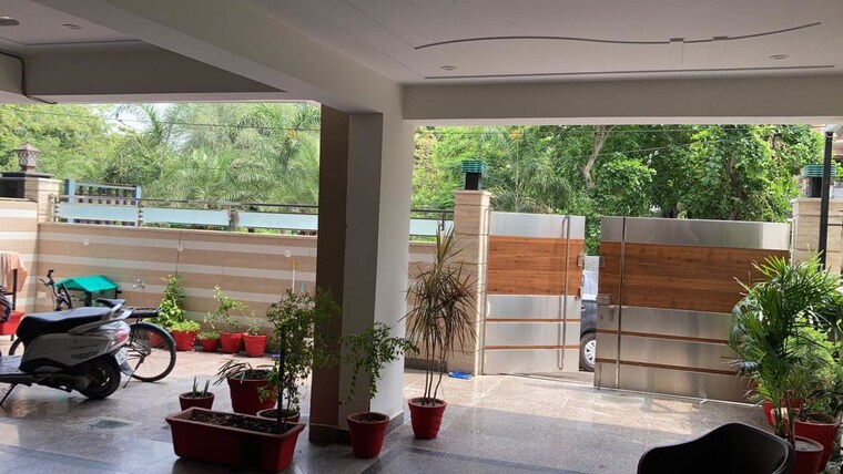  Parking, awho-apartments 3 Bedroom 2500 Sq.Ft. Builder Floor In Sector 22 Gurgaon 10255990