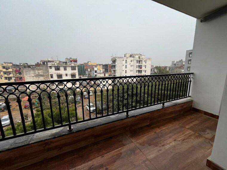 Balcony, saket 1 Bedroom 500 Sq.Ft. Apartment In Saket Delhi 10255985