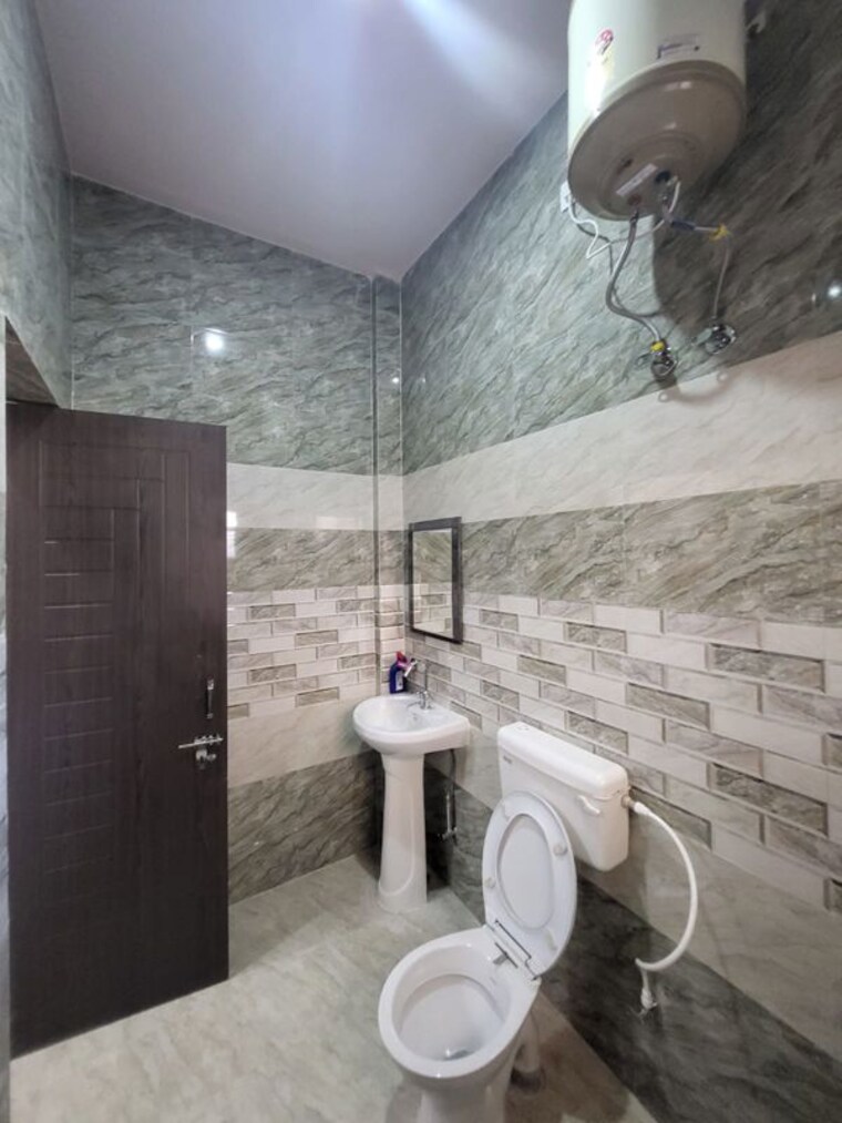 Bathroom, aman vihar 2 Bedroom 2050 Sq.Ft. Independent House In Aman Vihar Dehradun 10256001