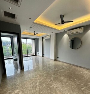 Room in 3 BHK Builder Floor at Lajpat Nagar – for Sale