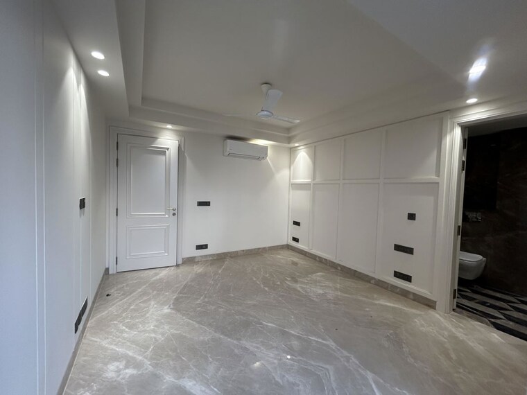 Room, hauz khas enclave 4 Bedroom 4400 Sq.Ft. Builder Floor In Hauz Khas Enclave Delhi 10256039