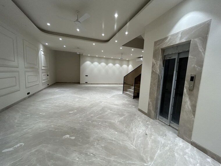 Room, hauz khas enclave 4 Bedroom 4400 Sq.Ft. Builder Floor In Hauz Khas Enclave Delhi 10256039
