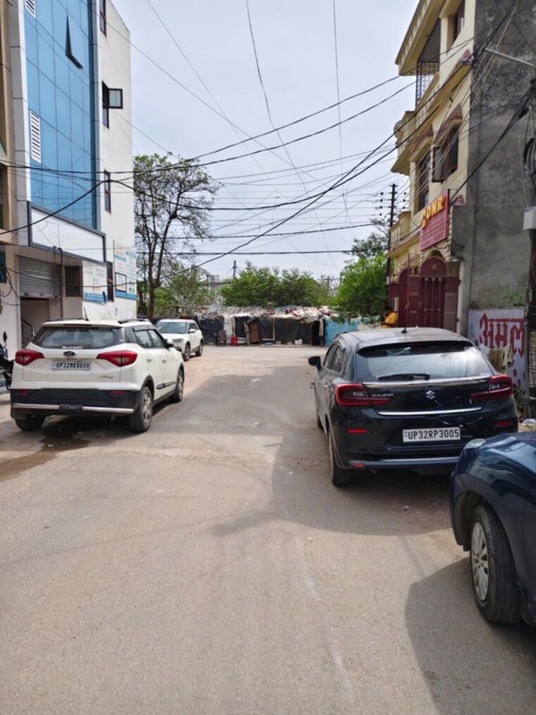  Parking, gomti nagar Commercial Office Space 435 Sq.Ft. In Gomti Nagar Lucknow 10256054