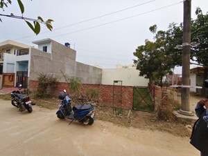  Plot – Exterior View View at Jankipuram Extension - for Sale