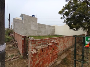  Plot – Exterior View View at Jankipuram Extension - for Sale